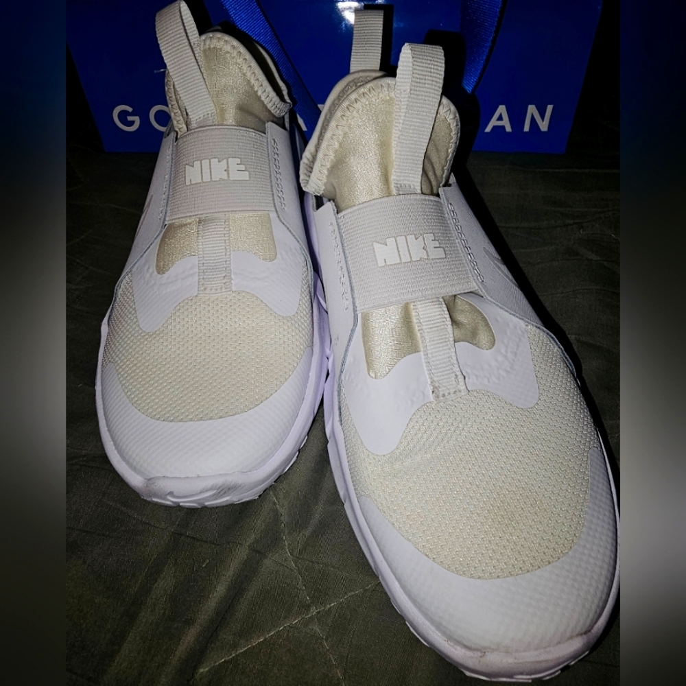 NIKE EASY ON Flex Big Kids 2.5y